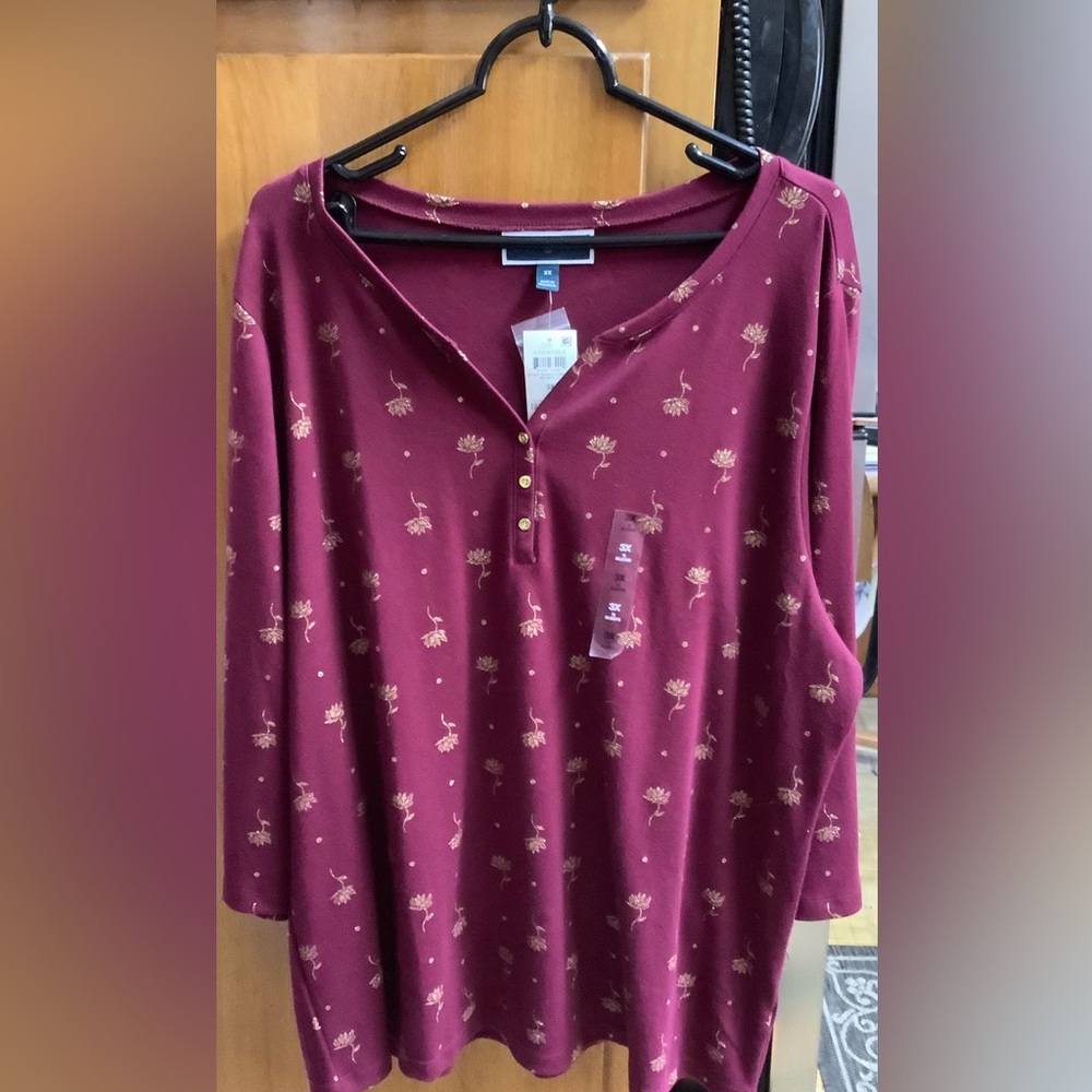 SOLD NEWKaren Scott 3X Red top With Gold trim Floral pattern 3/4 Sleeve 2X SOLD
